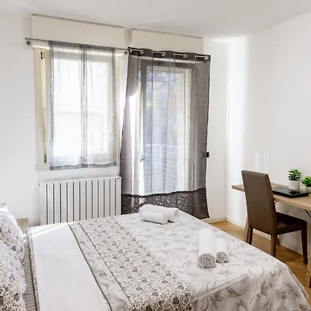 Charming Two Bedroom Apartment Venice
