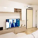 Charming Two Bedroom Private