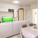 Lejlighed Charming Two Bedroom Private *