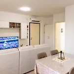 Charming Two Bedroom Private *