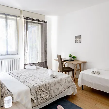 Charming Two Bedroom Private 公寓 *